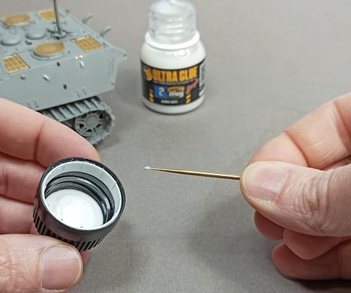 ULTRA GLUE Colle Résine Colle 21 & Ammo Mig 40 ml, colle conçue spécifiquement pour le modélisme. Colle en resine transparent adapté pour coller des pièces photo-découpées et des composants en plastique transparent, comme les vitres des modèles.