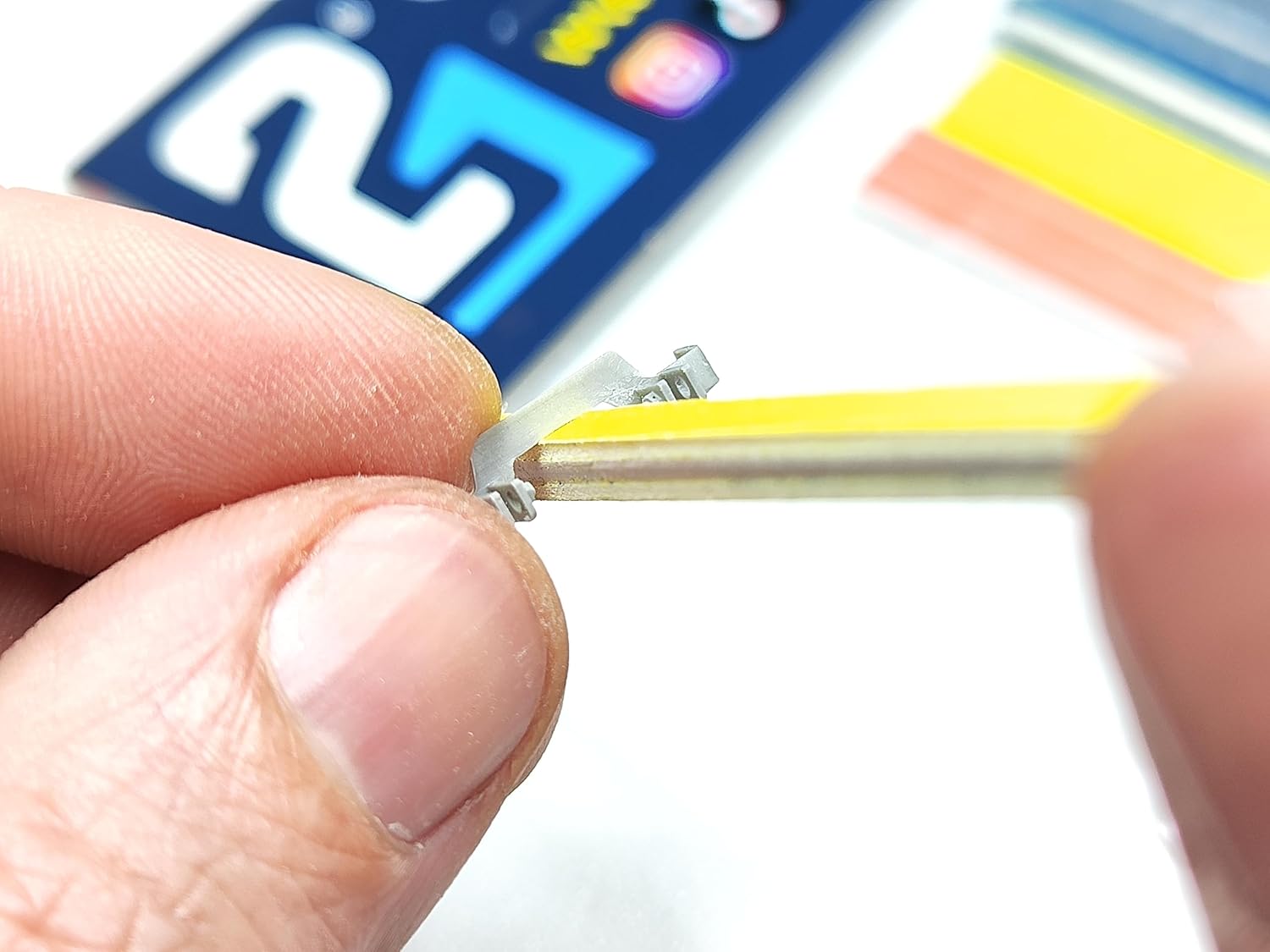 15 lima de lijado de uso múltiple abrasivo por pegamento21- lima abrasiva para la fabricación de modelos y figuras: 3 lima de oro 100 gr; 3 lima de plata 180 gr, 3 lima gris 240 gr, 3 xyellow 320 gr, 3 lima naranja 400 gr
