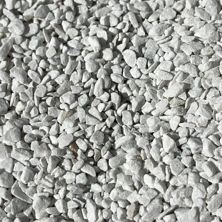 Granulato bianco carrara 5/9 mm. Granulato bianco carrara - 8/12 mm. Di Supercolla Colle21. Sacchetto di pietra decorativa 200 g.